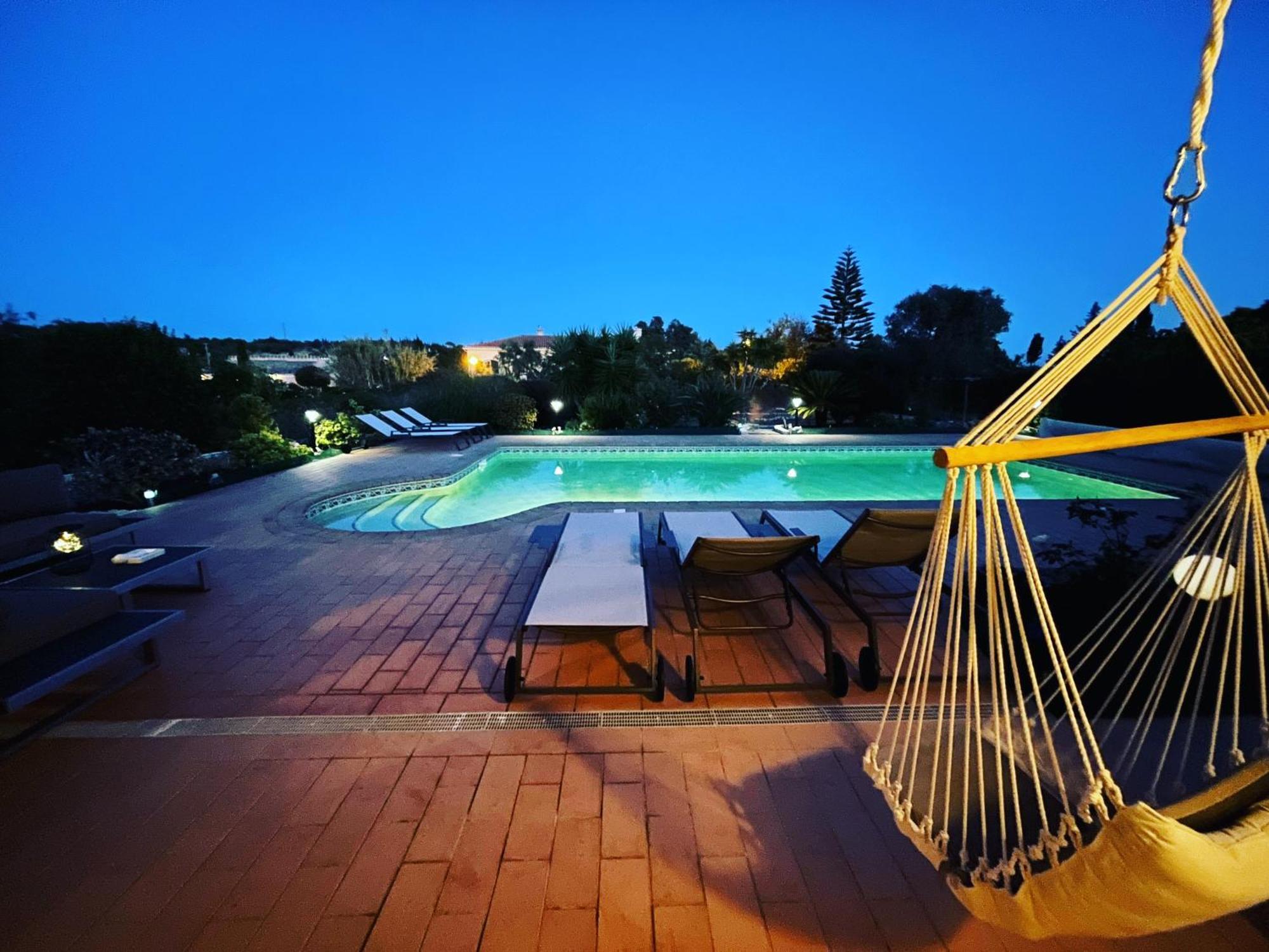 Villa Rubix Luz Esterno foto