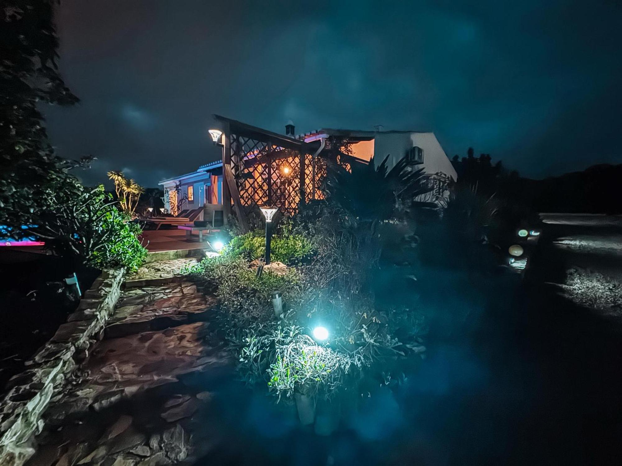 Villa Rubix Luz Esterno foto
